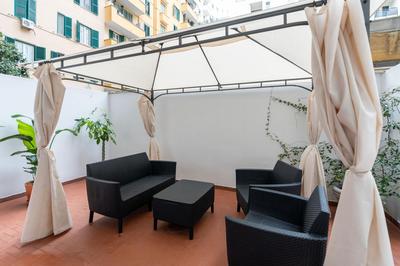 {10 minutes from centre} Free Wi-Fi & Netflix