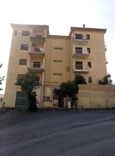Yucca Apartment Scalea