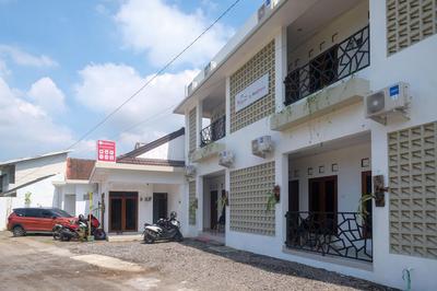 RedDoorz near INSTIPER Yogyakarta