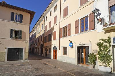 Gemhouse Ambra garda lake