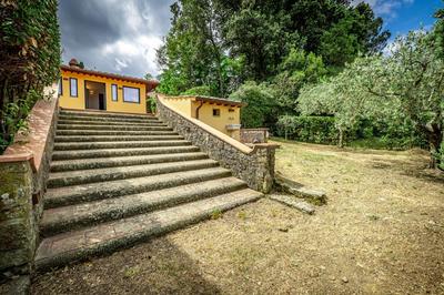 YiD Cozy House in Fiesole with Jacuzzi