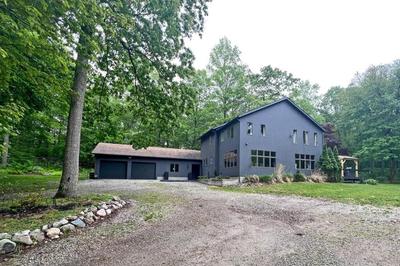 Secluded Farmhouse Retreat - Minutes from Mystic