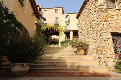 Wohnung in Villasimius mit Möblierter Terrasse