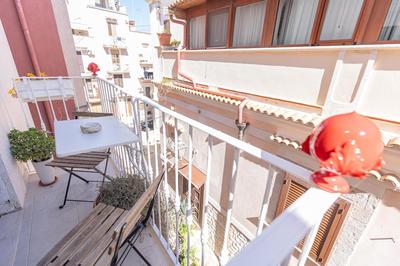 CENTRO STORICO Redmood House a 5 min dal Mare, Aria Condizionata, Wi-Fi e Netflix