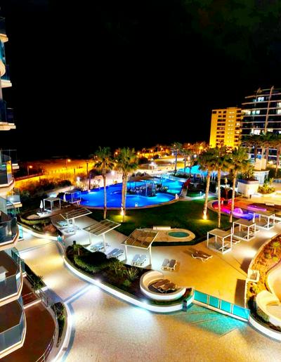 Apartamento Dos Amigos, Sea Senses , sea view and 3 swimming pools, one heated , parking space
