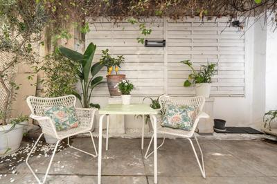 A Place 4U No15 - Peaceful Garden Hideaway Studio