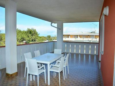 Spacious flat with fireplace terrace