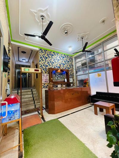 Hotel Sunshine Suites IGI Airport