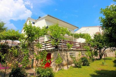 Appartement in Novi Vinodolski mit Eigener Terrasse