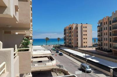 Apartamento muy cerca del mar, piscina, a/a, wifi y garaje.