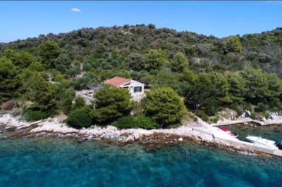 Jedina kuća u uvali, Otok Žut, Kornati