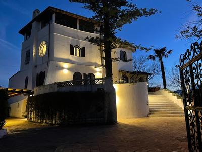 John Sea Suites