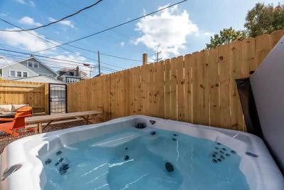 5 Bedrooms Sleeps 14 Hot Tub Fire Pit