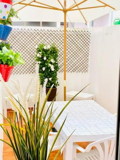 Apartamento*CaroLapo*con patio interior y garage