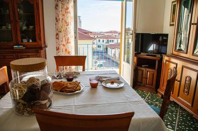 Appartamento IL LIMONE zona centrale vista mare