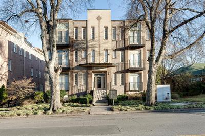Lipstick & Boots - Luxury 3-Level Condo with Private Garage near Music Row