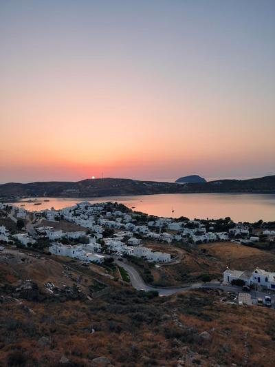 To Petrino Serifos