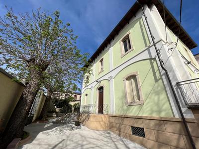 La Castellina di Monticchio - Appartamento Centrale con Parcheggio