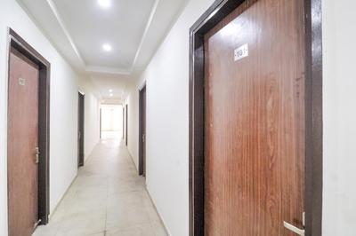 Collection O Mahavir Enclave Near Dashrath Puri Metro Station