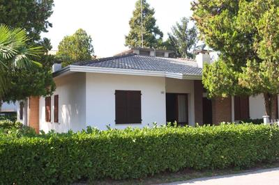 Comfortable villa in a quiet spot in Bibione