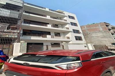 Hotel O A One Stay Home Near Noida Sector 51 Metro Station