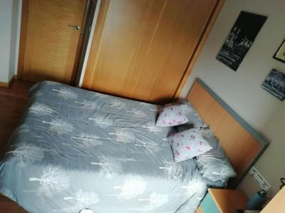 Habitacion en piso compartido y wc compartido cerca de Playa de Samil