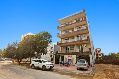 Hotel O Unicorn Rooms Near Omaxe Celebration Mall