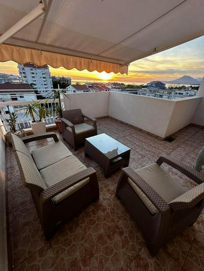 City apartment with the sea view
