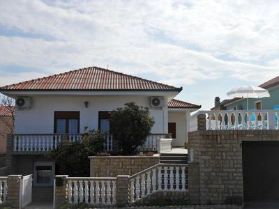 Ruhiges Ferienhaus mit traumhaftem Meerblick