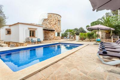 Villa Torre Mar with swimming pool and 100m to the beach