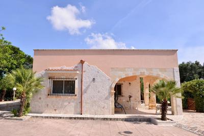 Villa in Apulien mit Garten, privatem Pool