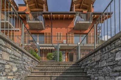 Golden View Apartment
