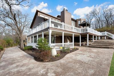 Stunning home woods 15 min to overlandpark