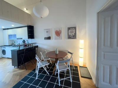 Lotus - Designer apt in city center
