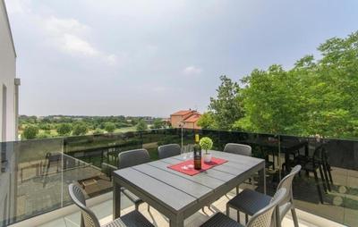 Nette Wohnung in Bužinija mit Garten, Whirlpool und Terrasse