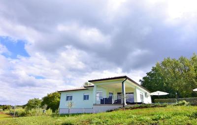 Großes Ferienhaus in Buroli mit Privatem Pool