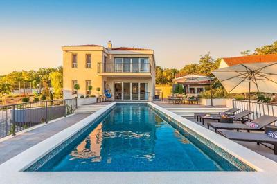 Ferienhaus In Dugopolje Mit Privatem Pool
