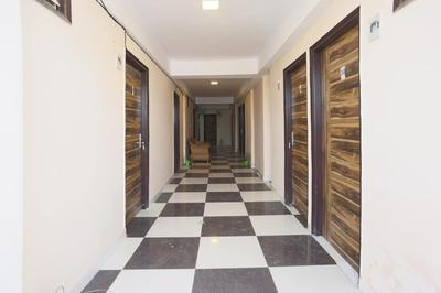 Hotel O Lemonade Near Indira Gandhi International Airport