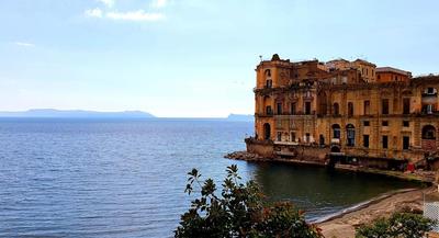 Appartamento nello storico “Palazzo Donn’Anna”