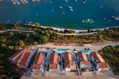 Luxury apartment Anto with sea view and balcony