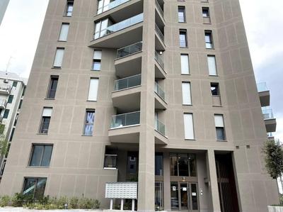 Luma Apartment: Luxurious Terrace in Skyscraper 5 minutes from Duomo