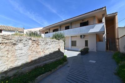 IzzHome Escape 1