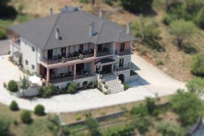 Agnanti Zitsas Hotel