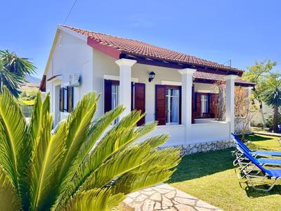 Beachfront Suites GardenMare by DadoVillas