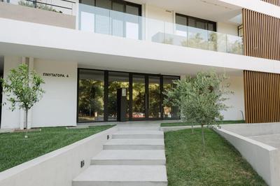 Urban APT with Stunning Acropolis View & Roofdeck