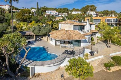 Relax in luxury at this stunning seaside Villa