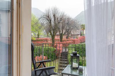 GuestHost - Ossuccio Apt with AC, Balcony & Parking!