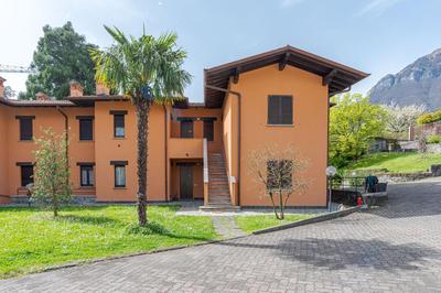 GuestHost - Menaggio Flat with Parking & Veranda