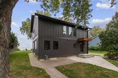 Hickory on the Lake , A stunning getaway on Lake Winnebago