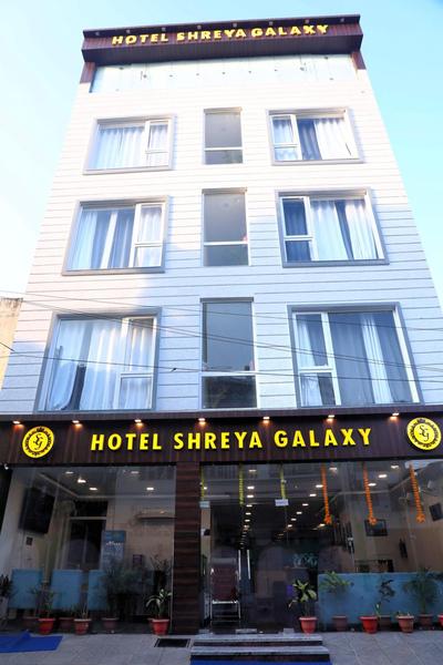 Hotel Shreya Galaxy with Swimming Pool- Best Property in Haridwar